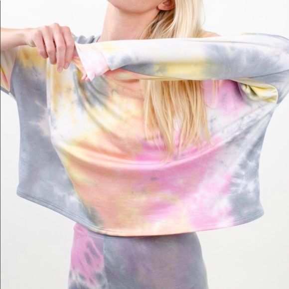 🆕Tie dye two piece top and shorts set - Picture 8 of 8